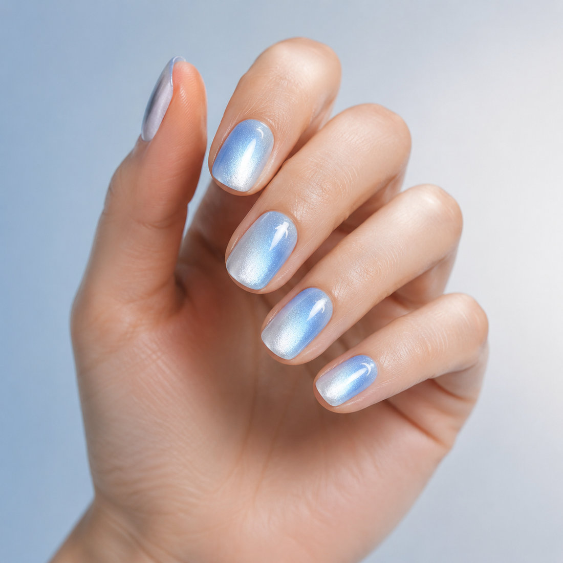 Cat-Eye Blue-White Ombré | Short Squoval