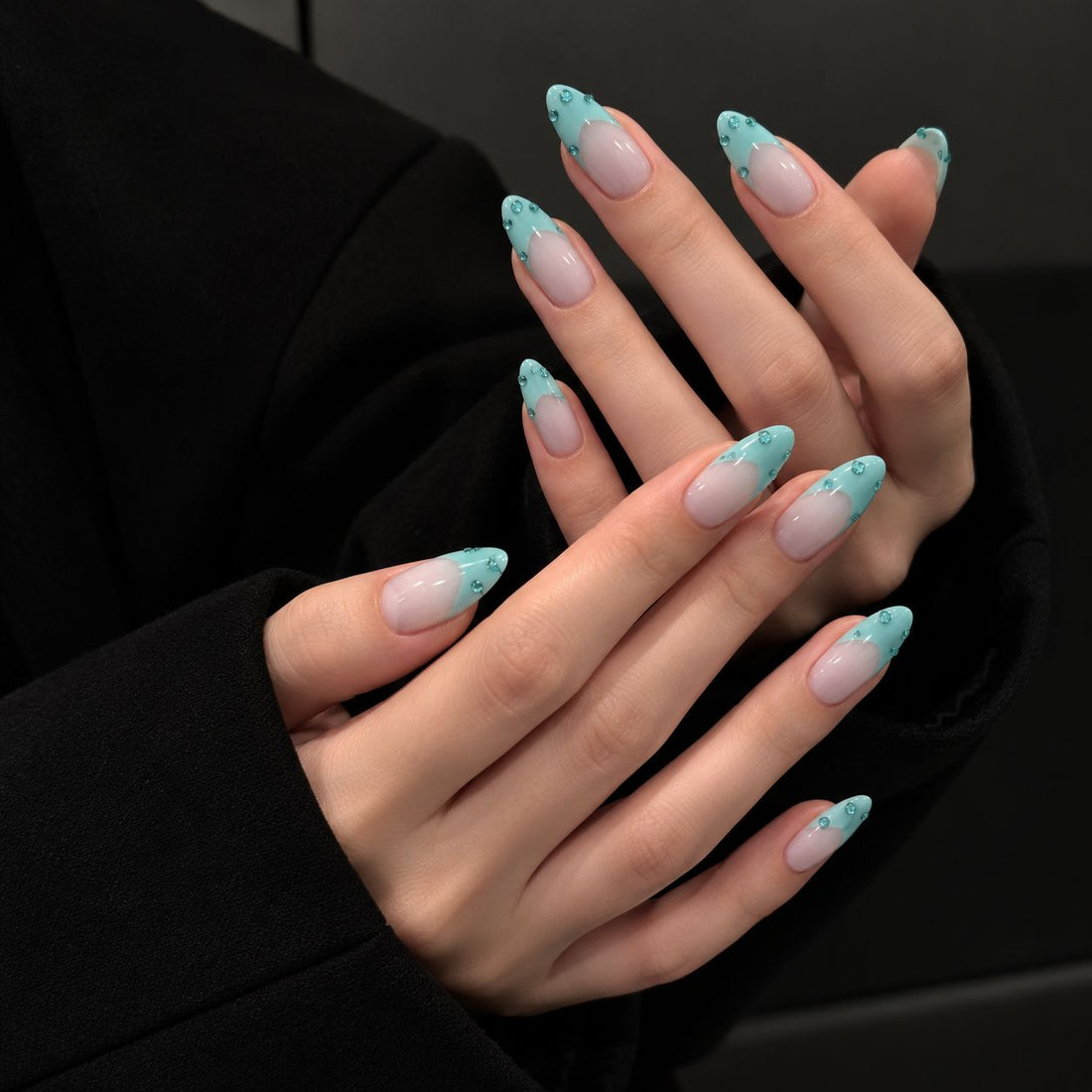 Aqua Gleam | Medium-Long Almond