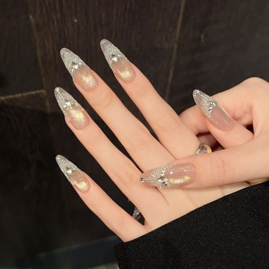 Golden Veil | Medium-Long Almond