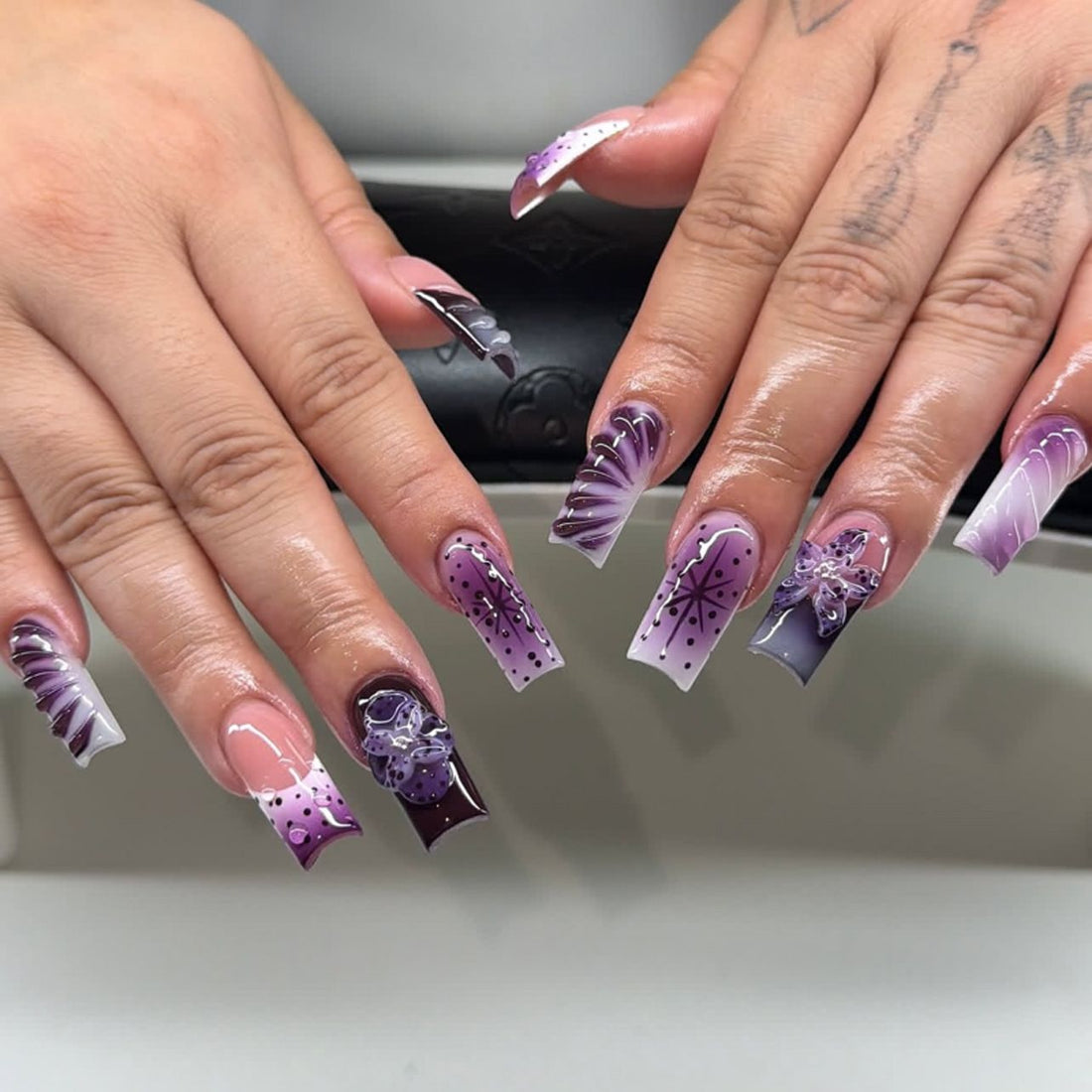 Violet Flutter | Medium-Long Stiletto (24 pieces)