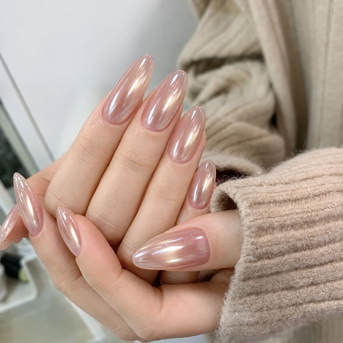 Pearl Vei |  Medium-Long Almond