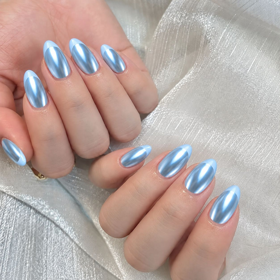 Arctic Glow | Medium Almond