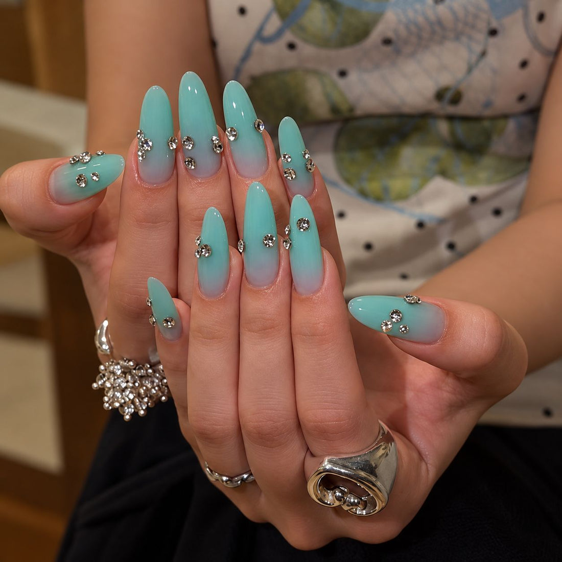 Aqua Crystal Mist | Long Almond