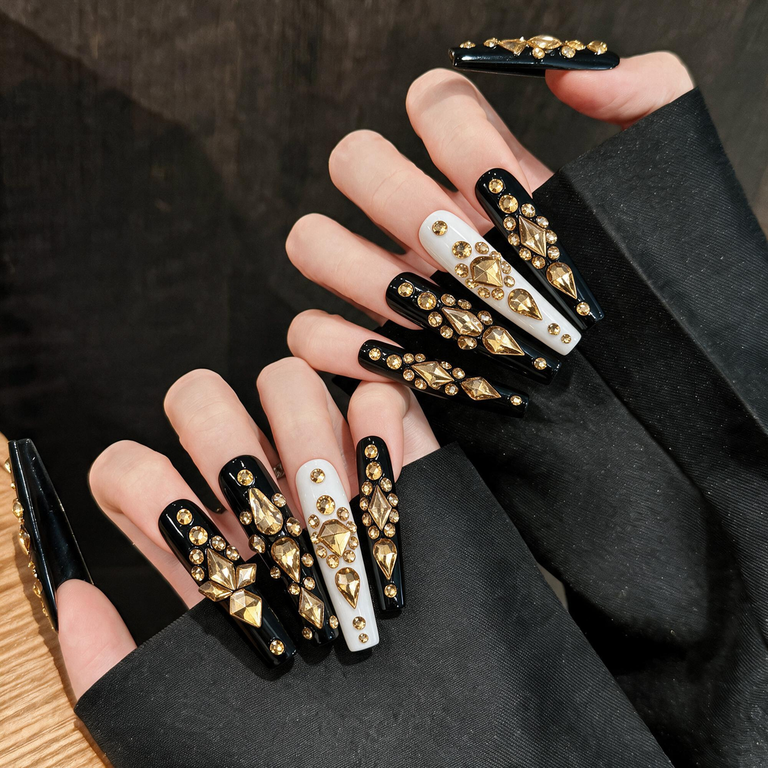 Golden Muse | Extra‑Long Coffin